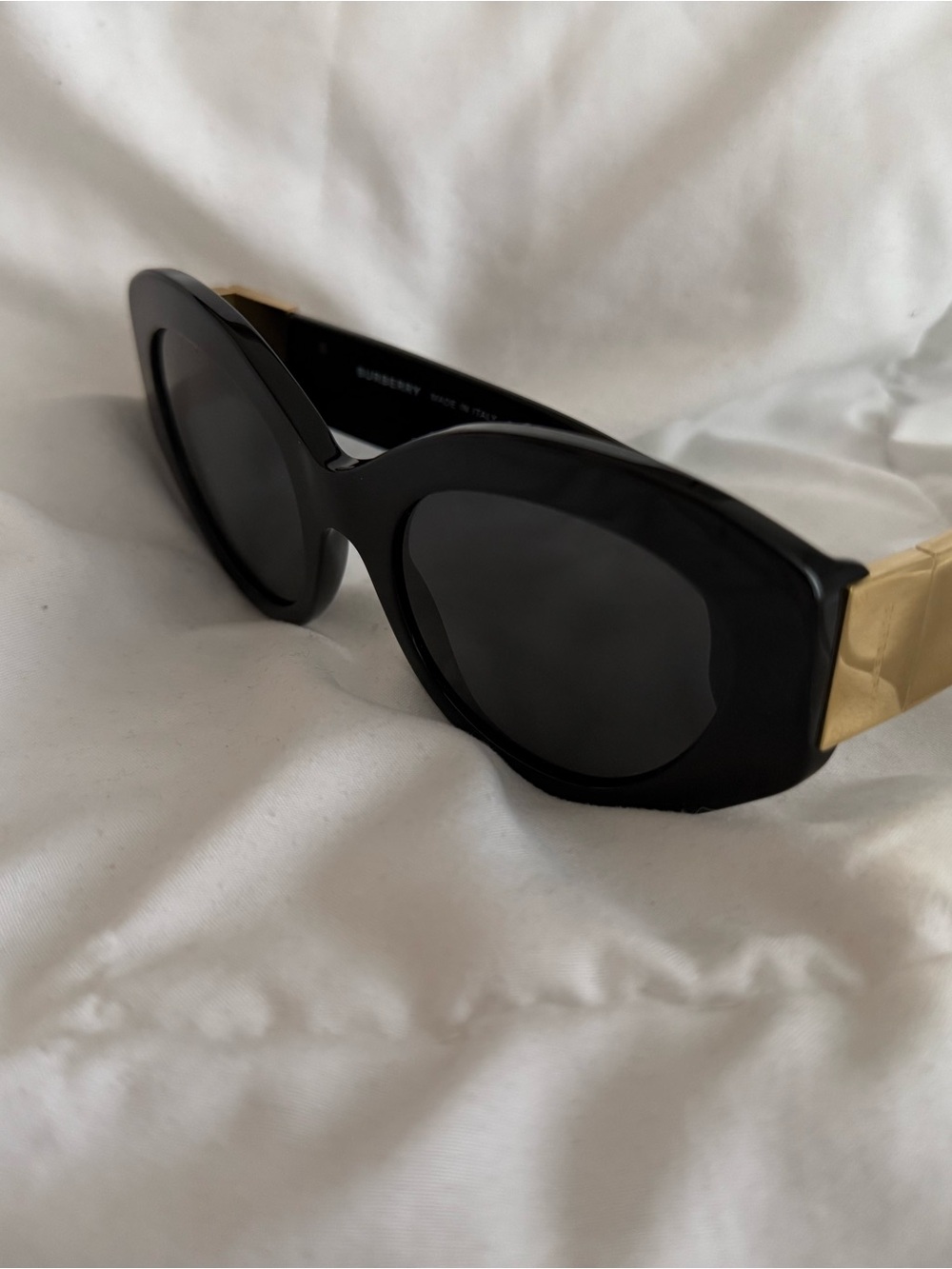 Burberry Black Oversized Cat-Eye Sunglasses with Gold Accents - Picture 7 of 8